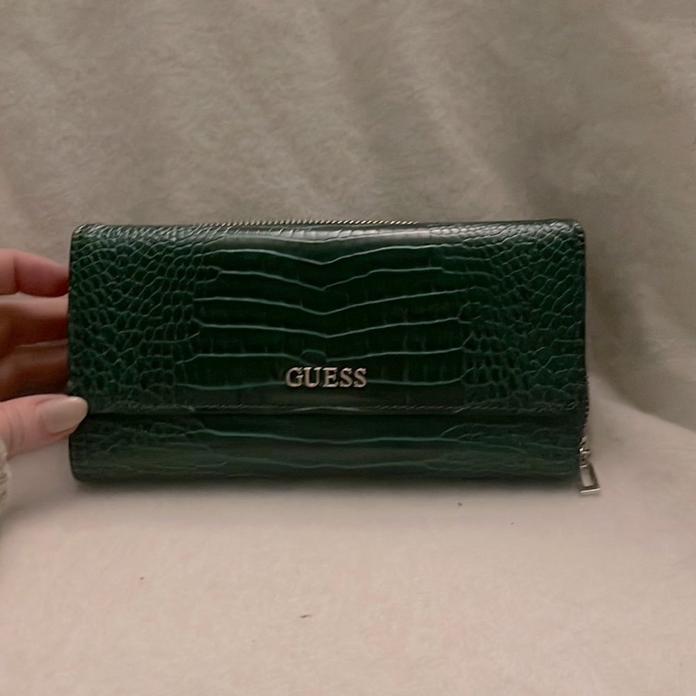 Guess wallet